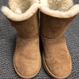 Girl Uggs size 12